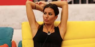 Striscia la notizia, le foto del velino elia. Gf Vip Elisabetta Gregoraci Vuota Il Sacco Su Pierpaolo Pretelli