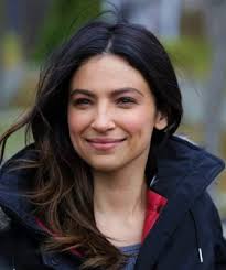 With proper food habits, she has maintained an average weight of 57 kg. Floriana Lima Bio Wiki Age Net Worth Boyfriend Height Family Movies