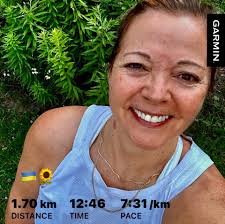 Dave showing off short shorts