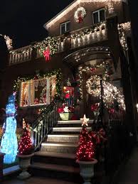 The urn style is finished with pine cones, berries, dogwood branches and a red ribbon! Natascha Christmas In The Usa Au Pair In America Blog