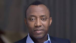 A female police officer has reportedly shot omoyele sowore, the founder of sahara reporters, in abuja, according to a tweet put out by human i watched sowore being shot live on facebook. Police Fire Teargas At Omoyele Sowore