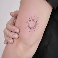 2 103 Me Gusta 11 Comentarios Maria Fernandez Mariafernandeztattoo En Instagram Sun Moon And Stars To Repres Sun Tattoo Small Moon Star Tattoo Tattoos