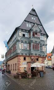 Finanzkrise vergleichsweise gering, mit den massiven kurseinbrüchen und bankenpleiten der letzten jahre haben sich jedoch nicht nur die deutschen selbst, sondern zunehmend. Haus In Miltenberg Einer Kleinstadt Im Sudlichen Germany Itu00b4s Das Alteste Gasthaus In Deutschland Lizenzfreie Fotos Bilder Und Stock Fotografie Image 11091918