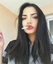 Pin Di Ari Su Fav Queens Idee Foto Instagram Fumo Ragazze Capelli Neri