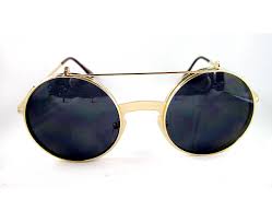 Qu'on veuille protéger ses yeux ou sublimer son look, les lunettes de soleil sont l'accessoire de mode indispensable de l'été. Lunettes Soleil Rondes Metal Double Verres Flex Place Des Lunettes