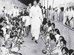 கல்விக் கண் திறந்த மாமனிதர் கல்விகுரு காமராசர்