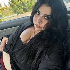 Wayne Hutchison has his FAVORITE PEOPLE. As long as they are giving, and  idolizing, and making HIM feel very special... They're in his back pocket.  And if you're not.... YOU'RE NOT, AND