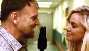 Video: Steve, Demi Lee bekoor met 'Amanda'