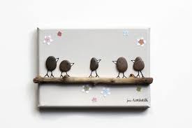 Il suffit d'un support, toile à peindre ou carton fort, de quelques branches et de galets bien plats trouvés sur. Tableau Chambre Enfant Famille Oiseaux Galets Bois Flotte Jess Artistik