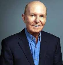 Alyson Arnold's Instagram, Twitter & Facebook