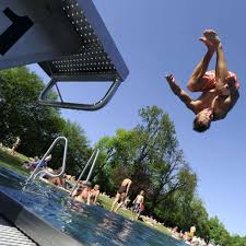 Ab welchem alter dürfen kinder alleine ins schwimmbad gehen lassen? Munchen Offnung Der Freibader Die Regeln Fur Test Reservierung Preise Hallo Munchen