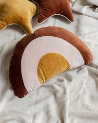 Ikea Hack Diy Regenbogen Riesenkissen Aus Teppichen In 2020 Kinder Kissen Ikea Kinderzimmer