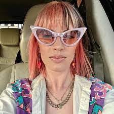 Robin Zakrzewski's Instagram, Twitter & Facebook