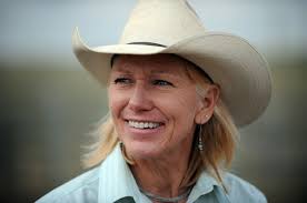 Children learning from horse therapy