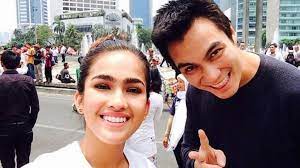 Penasaran saye nak tegok ni cite. Demi Film Baim Wong Mengaku Pacari Elfira Loy