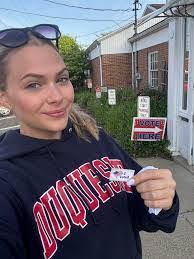 Cora Cagle's Instagram, Twitter & Facebook