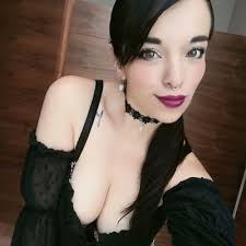 Scarlet Sánchez ❤️😈 (@ScarletGiselle)