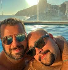 We did not find results for: Tiago Abravanel Posa Coladinho Com O Marido Fernando Poli Celebridades O Dia