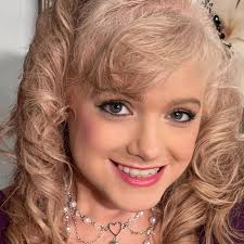 Emma Stone. Nathan Fielder. Benny Safdie. #TheCurse begins November 10