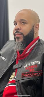 I havent had hair since early 2000s. Can someone help me with this 😁