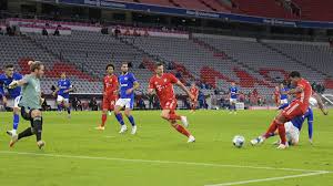Thema nummer 1 lieferte aber kein ereignis auf dem platz. Schalke Sauer Nach Offenbarungseid Gegen Bayern Das War Naiv Eurosport