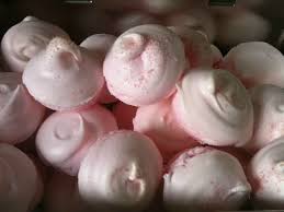 Meringues Tagada La Cuisine De Mes Envies Meringue Gouter Anniversaire Gateaux Et Desserts