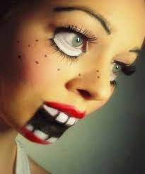 33 Totally Creepy Makeup Looks To Try This Halloween Diy Halloween Face Diy Halloween Face Paint 30 Diy Halloween Costumes