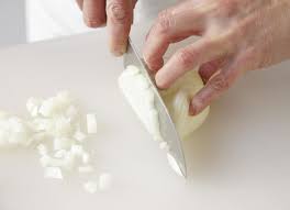 Measure along the length of the cork, or across one end, depending on whether you are cutting your cork lengthwise or crosswise. Chopping An Onion