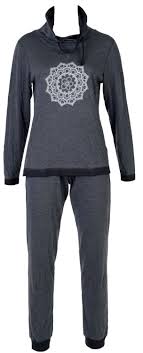 Ein anzug kauft man(n) bei breuninger! Nina Von C Damen Hausanzug Schlafanzug Homewear Romantischer Ornament Druck Ameilo