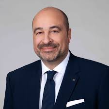 Einfaches banking, innovative app und persönliche beratung. Sabri Altas Gebietsdirektor Selbststandiger Finanzberater Der Deutschen Bank Deutsche Bank Ag Xing