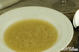Comment Faire Une Soupe De Poulet Aux Vermicelles Faite Avec Un Bouillon De Volaille Maison C Est Delicieux Recettes De Cuisine Soupe Poulet Recette Soupe