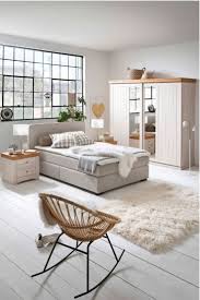 Ihr schlafzimmer sollte viel mehr sein. Schwebeturenschrank Wurzburg Kiefer Massiv Weiss Antik Ca 223x220x67cm 2 Turen Dahinter Jeweils E Innenarchitektur Innenarchitektur Schlafzimmer Haus Deko