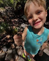 Monique Boles's Instagram, Twitter & Facebook