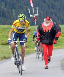 Hugh carthy hat sich mit einem starken solo den sieg auf der schlussetappe der 83. Mauricio Soler Returns To Colombia To Continue Recovery From Tour De Suisse Crash Velonews Com