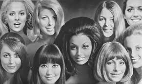 Women with thin hair wear this on flowing hair. Hairstyle Years 60 S 70 S Girls Women Vintage Fashion 1960s 1970s