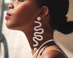 Girl With the Bow in Her Hair Wiggley Singers 4.5inch (11.4cm) Maria  Handmade Faux Leather and Clay Bow