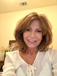 Joan Lynn's Instagram, Twitter & Facebook