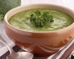 Recette De Soupe Regime Verte De Courgettes Au Chevre Et Aux Herbes Recette Soupe Courgette Recettes De Cuisine Recette Soupe
