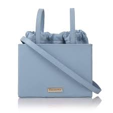 Wanita yang kami jual ini tidak kalah bagus dengan lainnya dan desainnya cukup menarik, untuk memenuhi kebutuhan tas wanita selempang yang anda cari kami ada banyak bisa. 15 Merk Tas Wanita Buatan Lokal Yang Bagus Merek Bagus