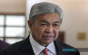 Ahmad zahid hamidi, president of malaysian party umno and chairman of the barisan nasional coalition, said that many members of parliament from his party and coalition are backing anwar ibrahim. Bernama Ahmad Zahid Visa Corruption Case To Begin On Oct 12