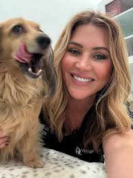 Acupuncture for dachshunds: because slinky dogs get kinks! 🐶✨ Just a few  tiny needles and this wiener dog was stretched, relaxed, and ready to  strut. Long dog. Strong chi. 💪🌀 Go Daisy