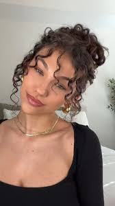 Victoria Watters's Instagram, Twitter & Facebook