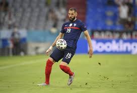 France football hizo una encuesta a través de su web para saber quién es el favorito para la final de la champions league entre el real madrid y el liverpool. Benzema S Return Speeds Up France S Attack At Euro 2020