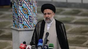 أعلنت وزارة الداخلية الإيرانية فوز إبراهيم رئيسي رسميا في الانتخابات الرئاسية، مشيرة إلى أن نسبة المشاركة اقتربت من تسعة وأربعين في المئة. 7trqfnd1hp1xwm