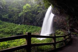 From the parking area, follow the signs for glen falls. Dry Falls Highlands Nc