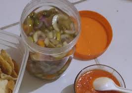 Untuk sop ikannya dihidangkan dalam keadaan hangat dan terasa pedas sehingga tidak perlu untuk harga satu porsi sop ikan + ikan goreng + sambal dihargai rp 51.000. Resep Sedap Sambal Sop Soto Amp Acar