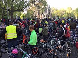 Was hat es denn mit der „critical demo auf sich? Critical Mass Alternative Mobilitat Paul Lange Blog