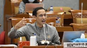 Menteri nadiem makarim berbicara tentang kepemimpinan sekolah. Religious Studies To Remain In National Curriculum Education Minister Coconuts Jakarta