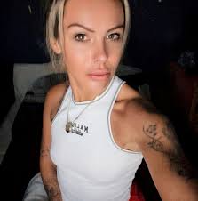 Are algae wafer pellets and bloodworms safe and suitable food sources for  African dwarf frogs?