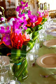 Mirka Tony S Salty N Sweet Tropical Fiesta Wedding Offbeat Bride Tropical Wedding Centerpieces Tropical Flower Arrangements Tropical Wedding Flowers